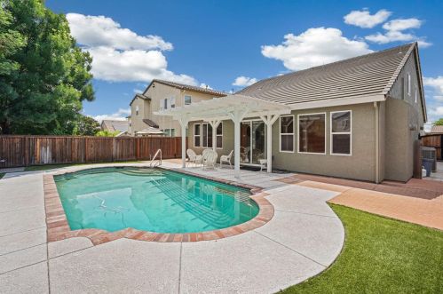 1137 Balzo St, Manteca, CA 95337-8772
