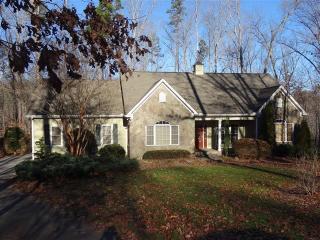 109 Oak Crest Cir, Seneca, SC 29672-8011