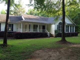 633 Oakridge Dr, Forsyth, GA 31029-9516
