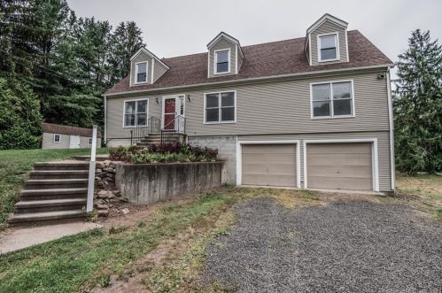 75 Burt Dr, Middlefield, CT 06455-1107