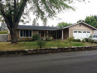 527 Opal St, Sutherlin, OR 97479-9641