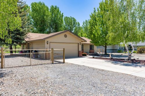23940 Basin Harbor Ct, Tehachapi, CA 93561-7488