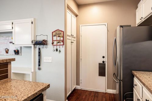 1843 Amberleaf Ln, Simi Valley CA  93065-7435 exterior