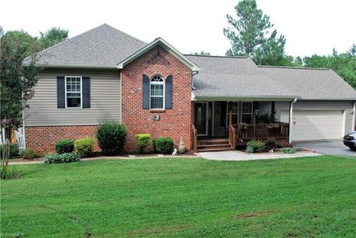 301 Staley Dr, Linwood, NC 27299-8935