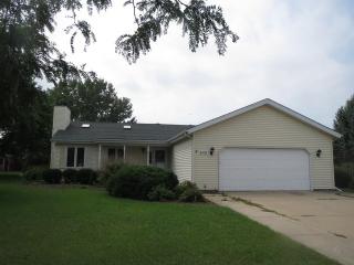 24151 Hummingbird Dr, Minooka, IL 60410-5239