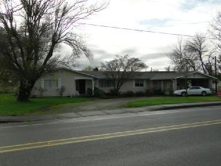 750 Diamond Hill Rd, Harrisburg, OR 97446-9530