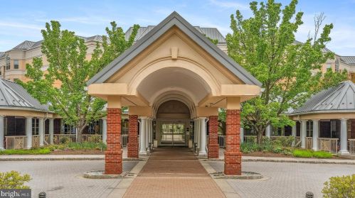 2304 Windrow Dr, Princeton NJ 08540-5020 exterior