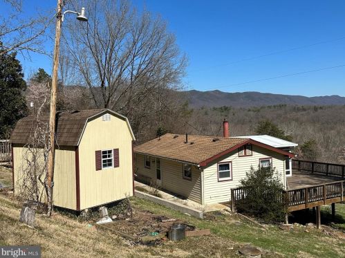 289 High View Dr, Rileyville, VA 22650-1766