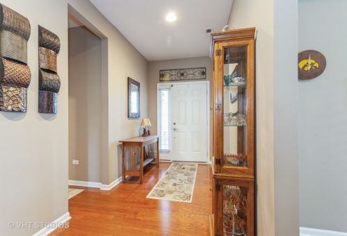 719 Pleasant Dr, Joliet, IL 60404-9577