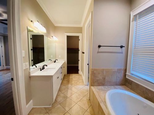 6017 Grand Marina Cir, Gainesville GA  30506-7828 exterior