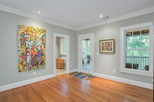 453 Manor Ridge Dr, Atlanta GA  30305-3509 exterior