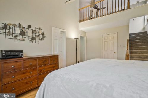 8858 Eagle Rock Ln, Springfield VA  22153-1727 exterior