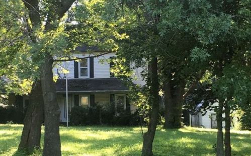 13255 Farley Rd, Tracy, MO 64079-8249