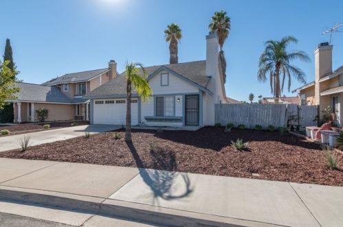 109 Pinetree Dr, Perris, CA 92571-2682