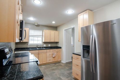 1605 Baxley St, Carrollton TX 75006-6043 exterior