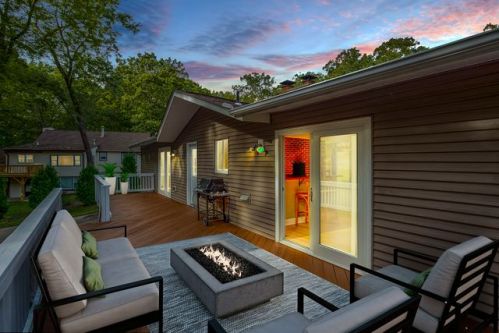 18345 Sharon Rd, Triangle, VA 22172-1306