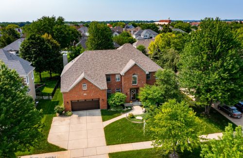 2240 Joyce Ln, Naperville, IL 60564-4404