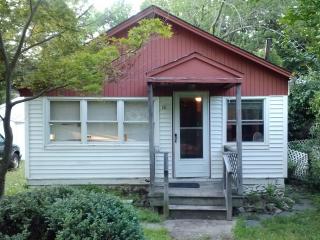 10 Highland Ave, Stanhope, NJ 07874-2827