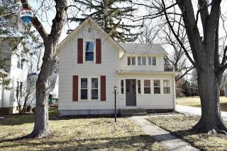 432 Van Buren St, Batavia, IL 60510-2332