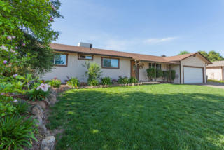 1137 Lorraine Dr, Redding, CA 96002-3209