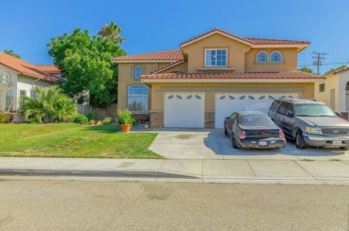 6544 Teasdale St, Lancaster, CA 93536-1267