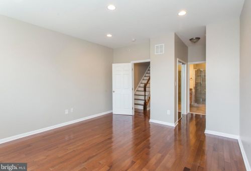 1704 4 St, Philadelphia PA 19133-3230 exterior