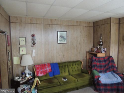 213 Broadway, Hanover PA 17331-2503 exterior