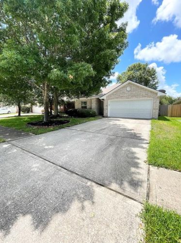 2610 Braley Park Ln, Conroe TX  77385-3004 exterior