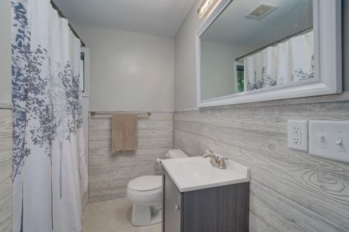 1446 Alaska Ave, Saint Paul MN  55116-2338 exterior
