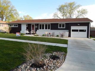910 Maple Ave, Hadar, NE 68701-3924
