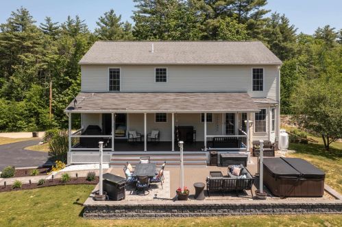 9 Nicholas Rd, Deerfield, NH 03037-1726