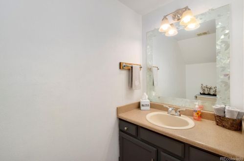 1826 Quintero Way, Aurora CO 80015-2521 exterior