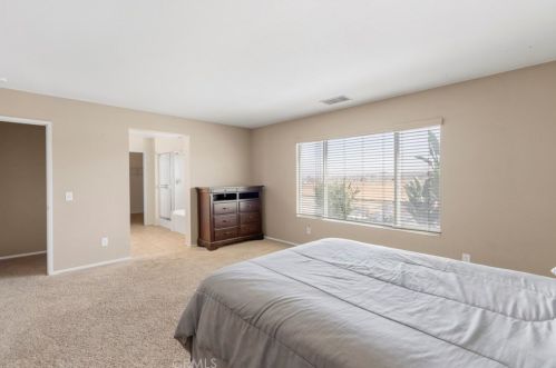 17876 Robusta Dr, Riverside CA  92503-7072 exterior