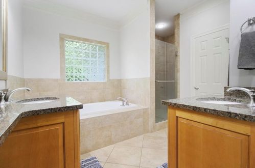 1331 Carolyn Dr, Atlanta GA  30329-3546 exterior