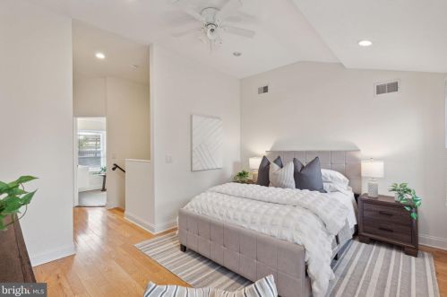 546 Manton St, Philadelphia PA 19147-5118 exterior