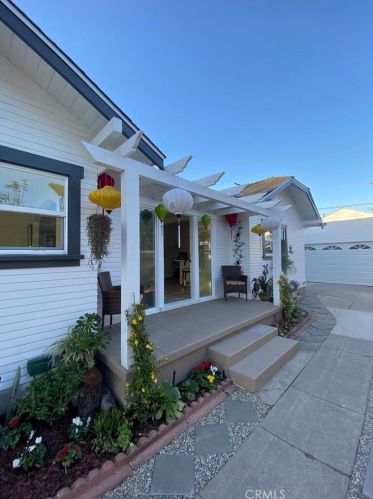 1020 Hickory St, Santa Ana CA  92701-6004 exterior