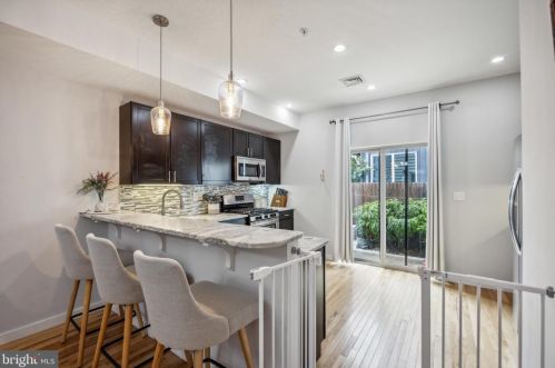 1226 4 St, Philadelphia PA 19147-0052 exterior