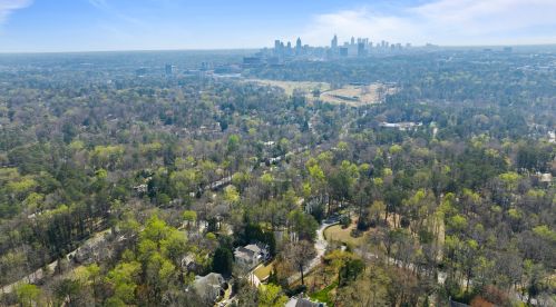 2731 Arden Rd, Atlanta GA  30305-1913 exterior