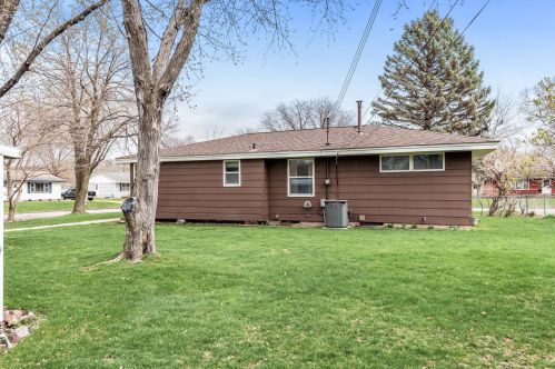 1301 Dixon Dr, Grey Cloud Island, MN 55071-1232