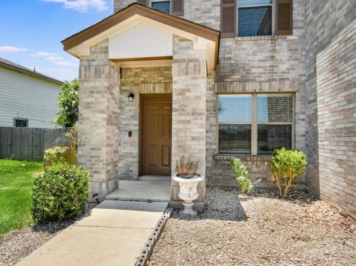 601 Abundance Ln, Uhland TX  78640-5538 exterior