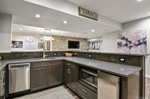 6374 Kewaunee Way, Aurora CO 80016-4310 exterior