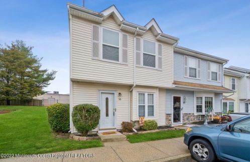 90 Rita Ln, Jackson Twp, NJ 08527-2367