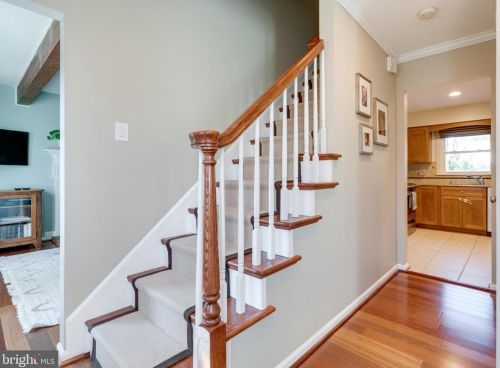 5631 Fort Corloran Dr, Springfield VA  22015-2114 exterior