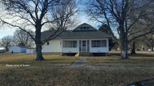 701 Kansas St, Nemaha, NE 68414-4021