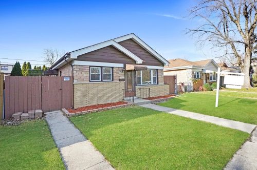 4126 Fishermans Ter, Lyons, IL 60534-1427