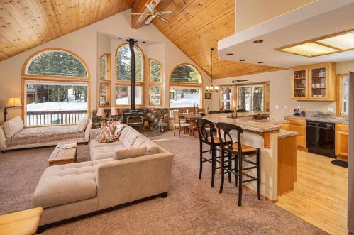 13848 Copenhagen Dr, Truckee CA  96161-6626 exterior