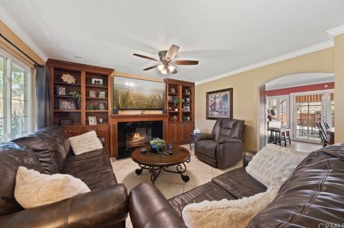 9540 Hermitage Ln, Riverside, CA 92503-6236