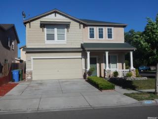 3332 Dewar Ln, Turlock, CA 95382-9669