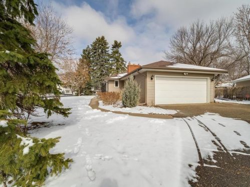 8325 Ewing Rd, Minneapolis, MN 55431-1033