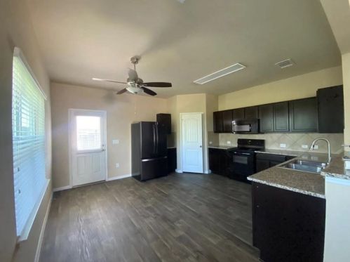 12000 Stoneridge Gap Ln, Webberville TX  78653-4691 exterior